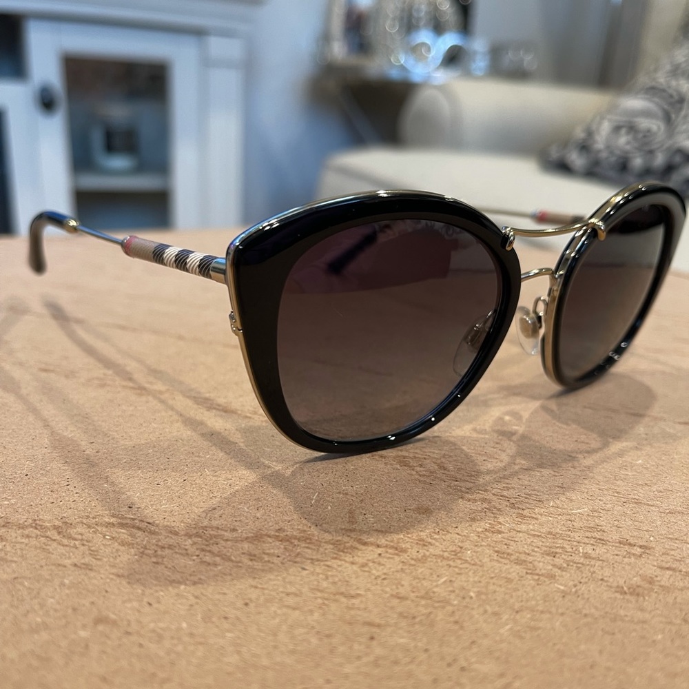 Burberry Polarized Check Round Sunglasses, 53MM